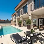 בית נופש Extravagante Mit Sauna, Privatpool, Billard, Bbq פורץ