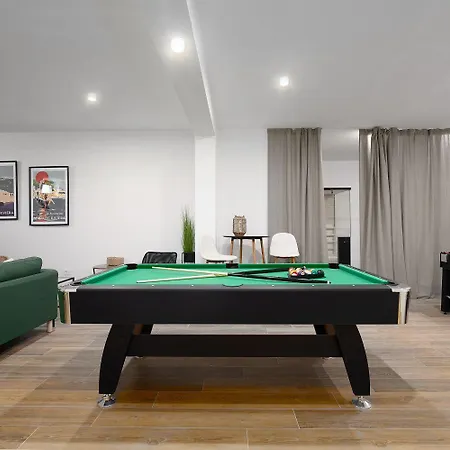 Extravagante Mit Sauna, Privatpool, Billard, Bbq Пореч