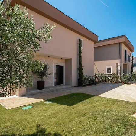 Extravagante Mit Sauna, Privatpool, Billard, Bbq Casa de Férias Poreč
