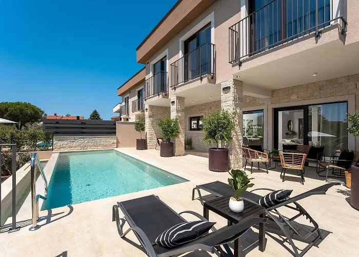 Nyaraló Extravagante Mit Sauna, Privatpool, Billard, Bbq Poreč