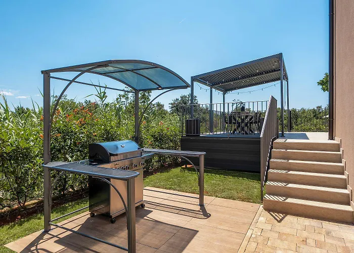 Extravagante Mit Sauna, Privatpool, Billard, Bbq * Poreč